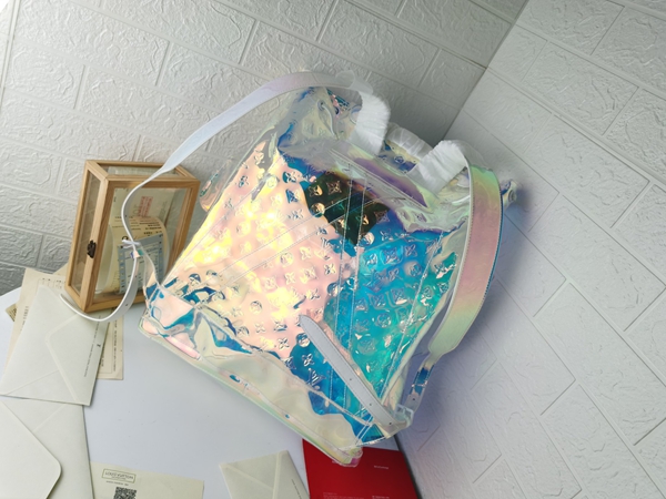 ルイヴィトンバッグ背面デザイン